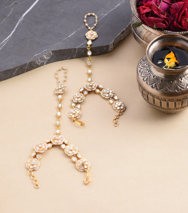 Tarannum Mother Of Pearls Hathphool