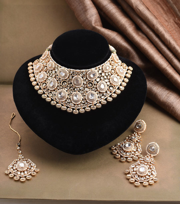 Svara White Kundan Necklace Set