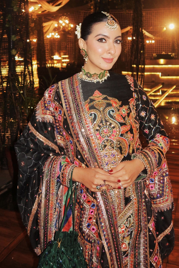 Niki Mehra in Aawanya Navratan Choker Set