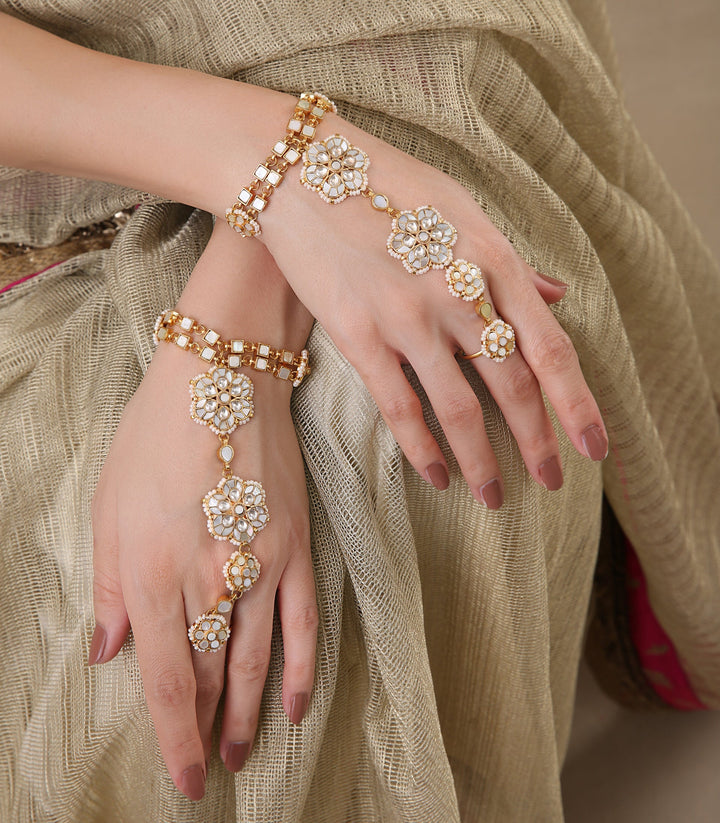Hanita Mother Of Pearls Hathphool
