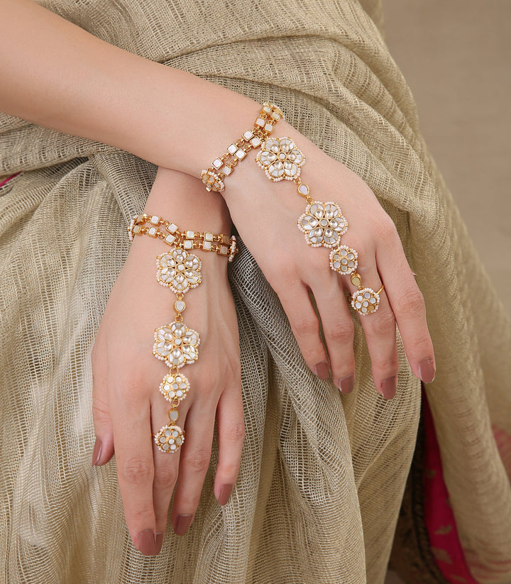 Hanita Mother Of Pearls Hathphool