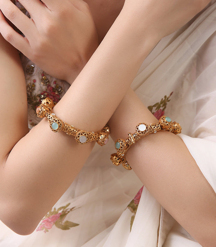 Yadavi Navratan Bangle