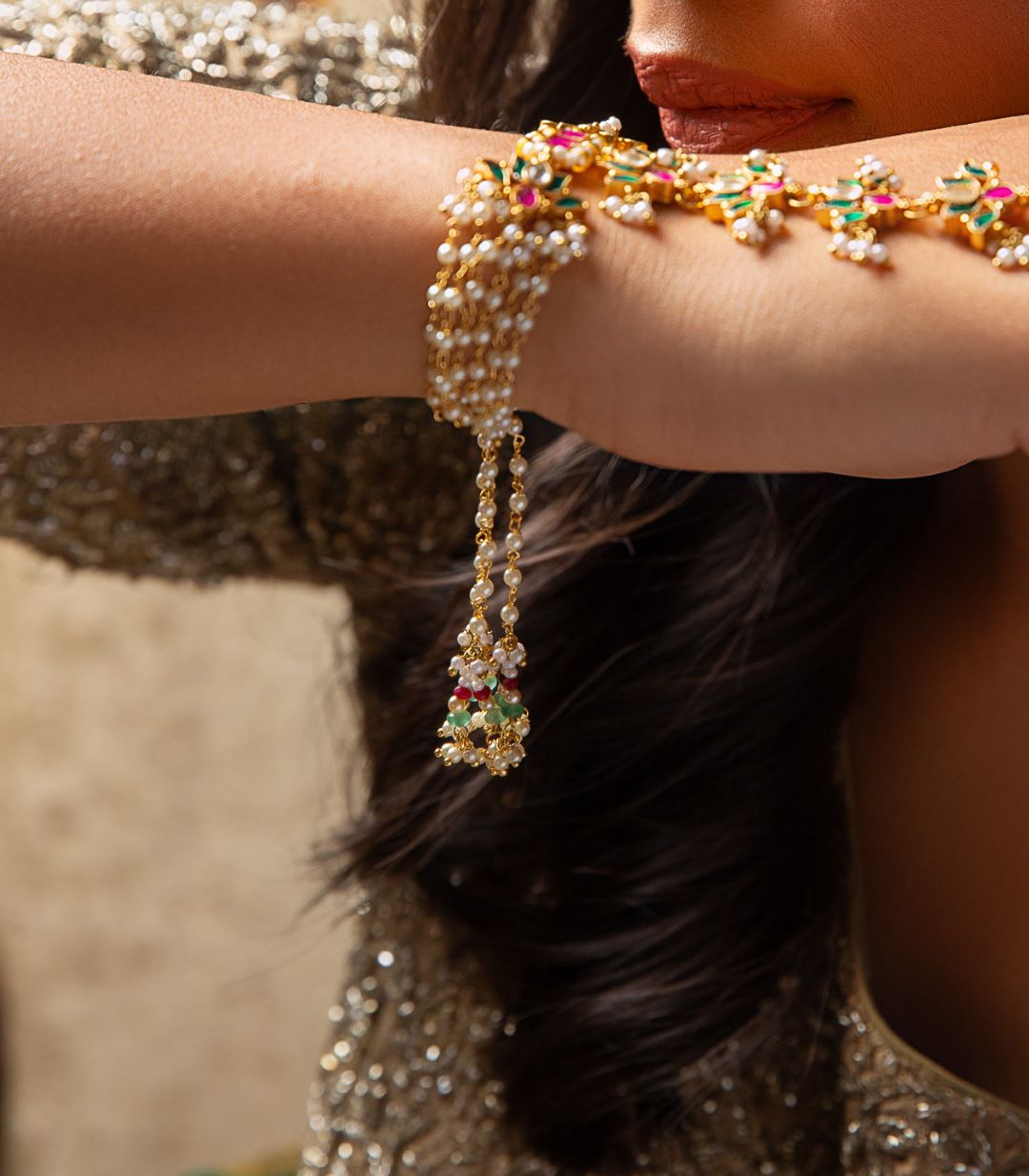 MRINAL RED & GREEN KUNDAN HATHPHOOL