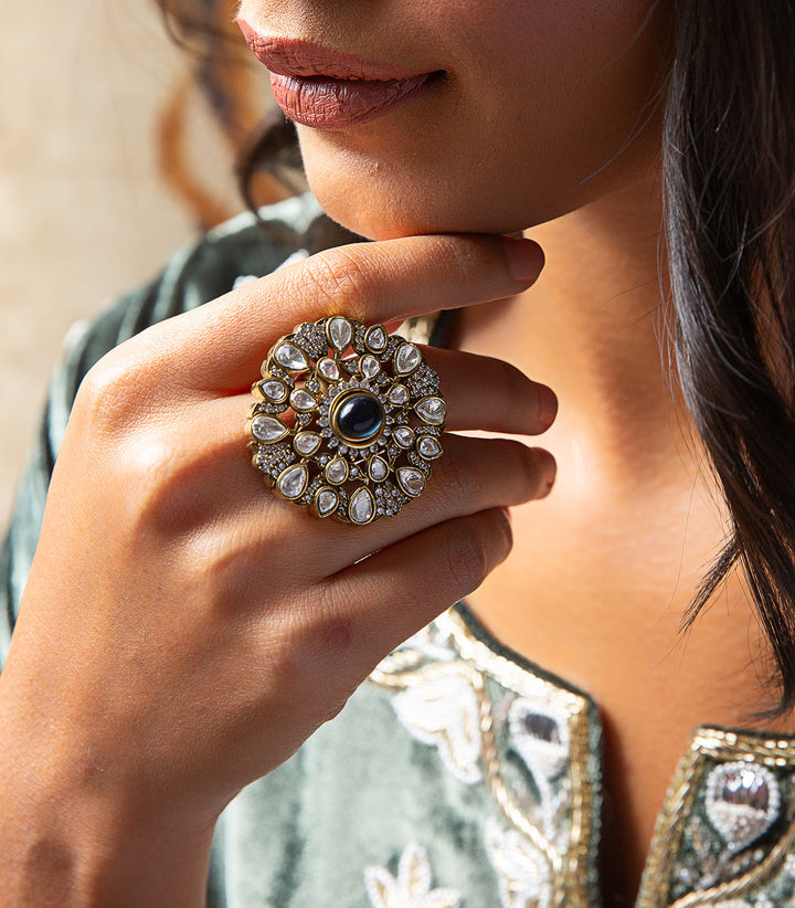 VINAYA ANTIQUE BLUE RING