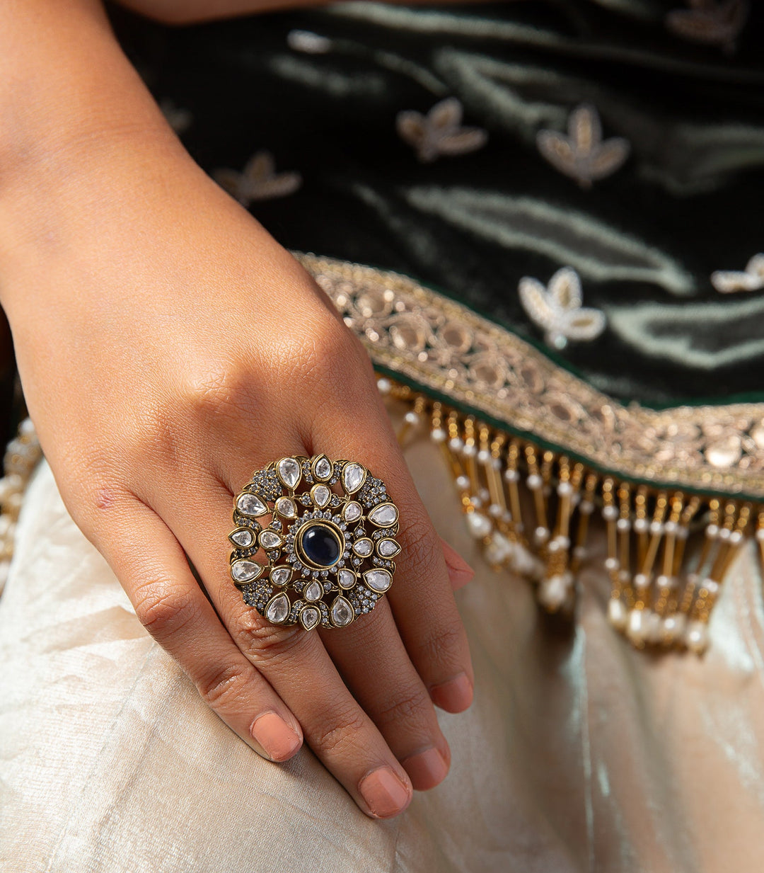 VINAYA ANTIQUE BLUE RING