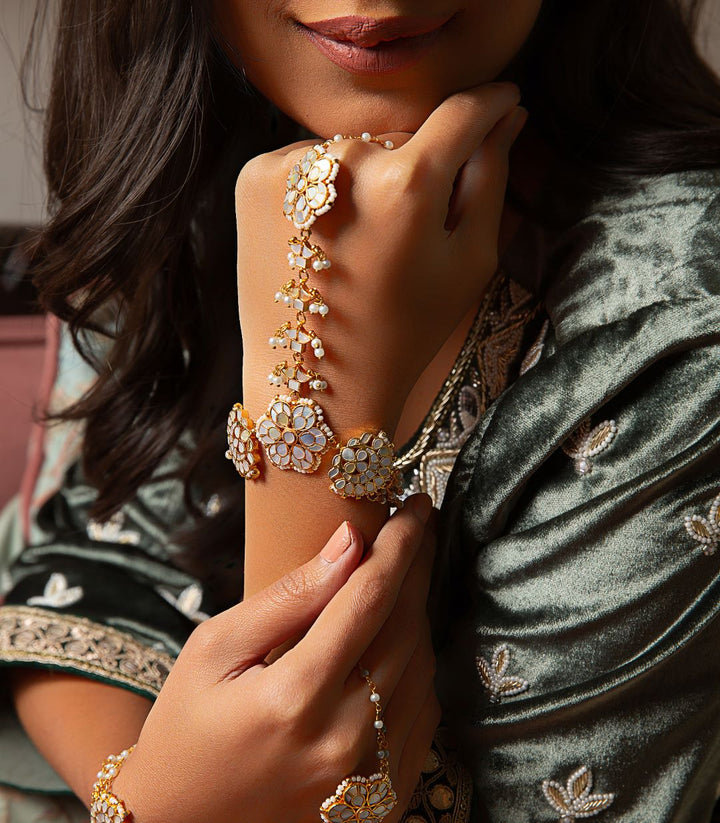 MONITA MOTHER OF PEARLS HATHPHOOL