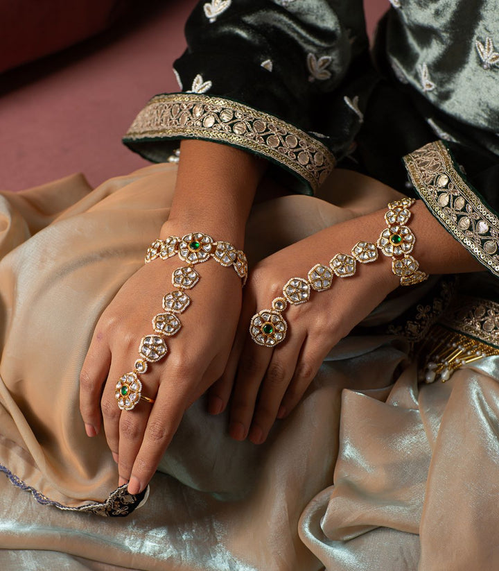 JAYASWI GREEN KUNDAN HATHPHOOL