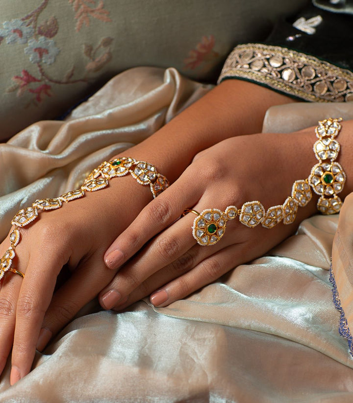 JAYASWI GREEN KUNDAN HATHPHOOL