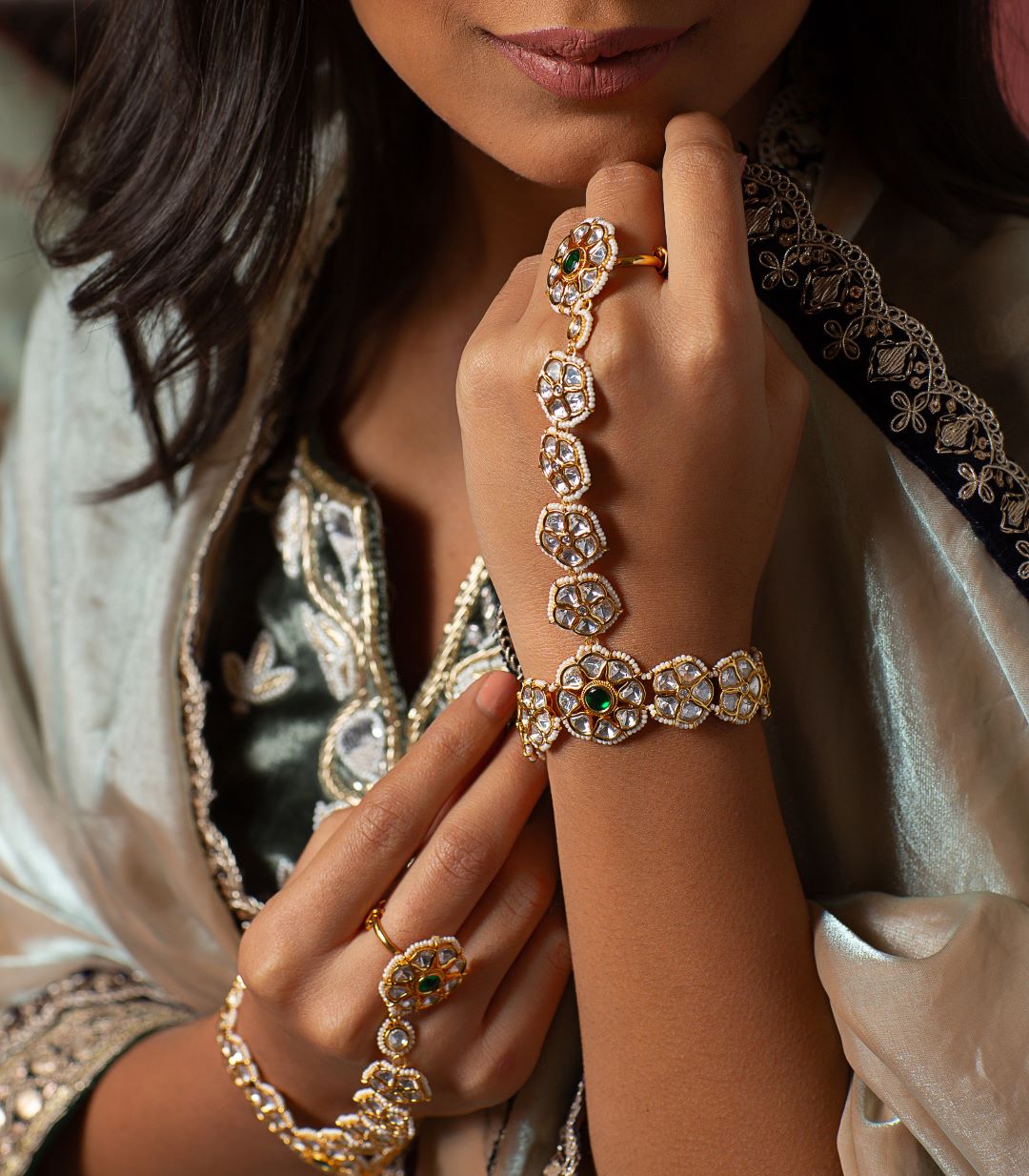 JAYASWI GREEN KUNDAN HATHPHOOL