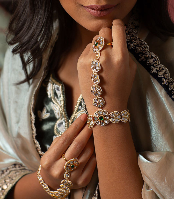 JAYASWI GREEN KUNDAN HATHPHOOL