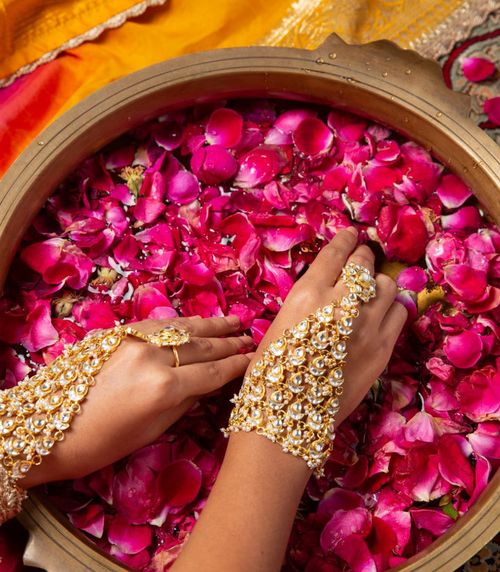 DIVYA KUNDAN HATHPHOOL