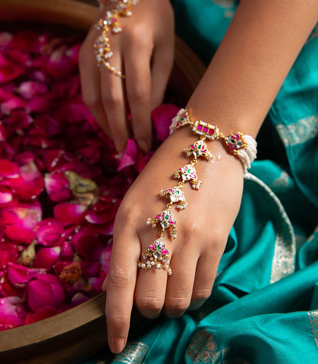 ADITA RED & GREEN GREEN KUNDAN HATHPHOOL