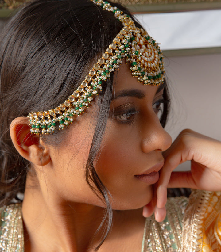 AMITHI WHITE & GREEN KUNDAN MATHAPATTI