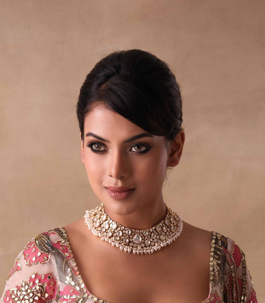 TANVI WHITE KUNDAN NECKLACE SET